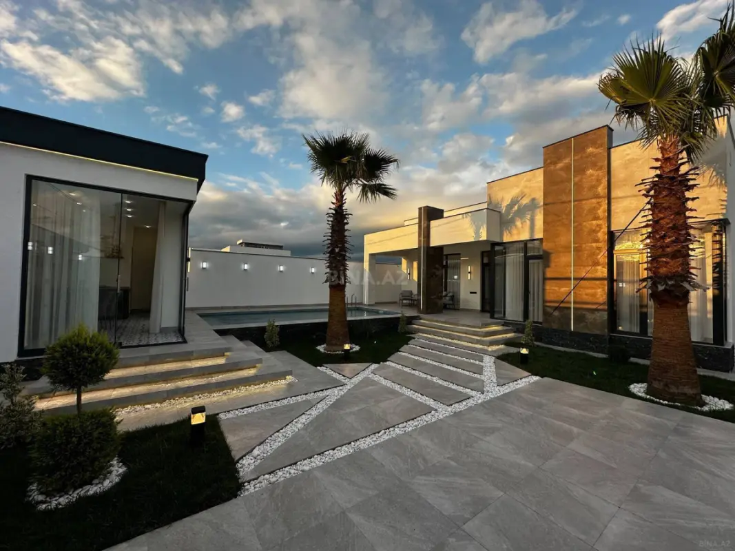 Satılır 5 otaqlı həyət evi 220 m²