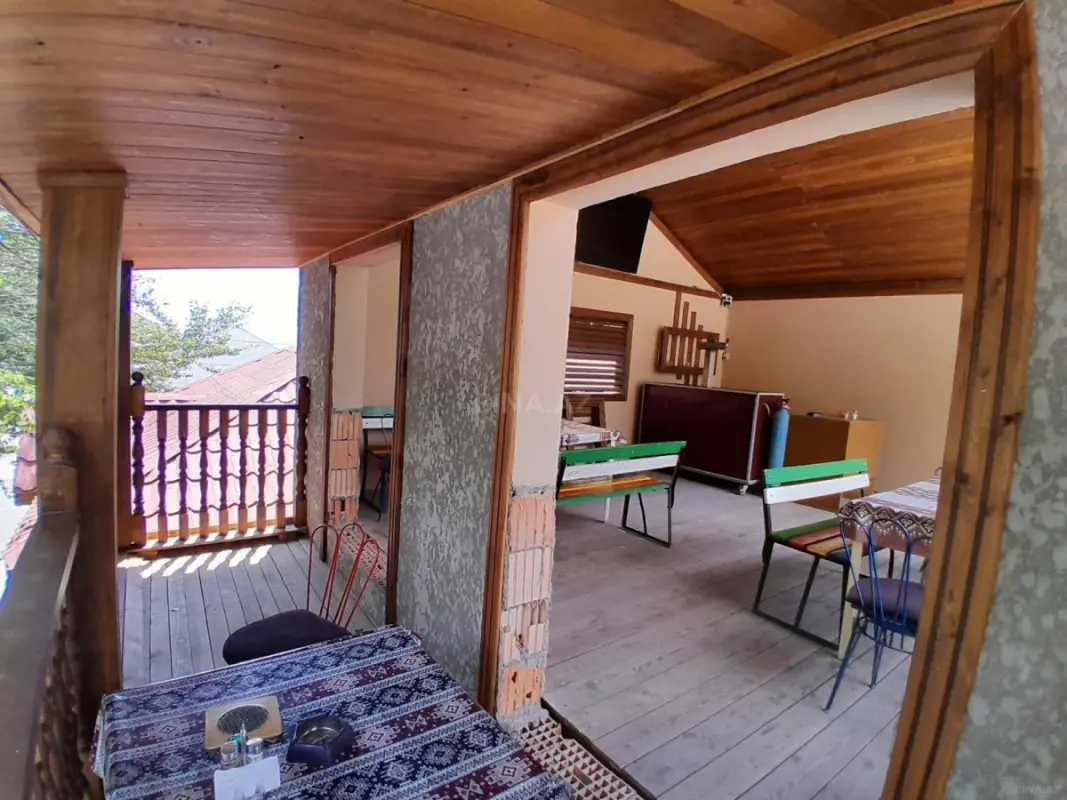 Satılır 4 otaqlı həyət evi 200 m²