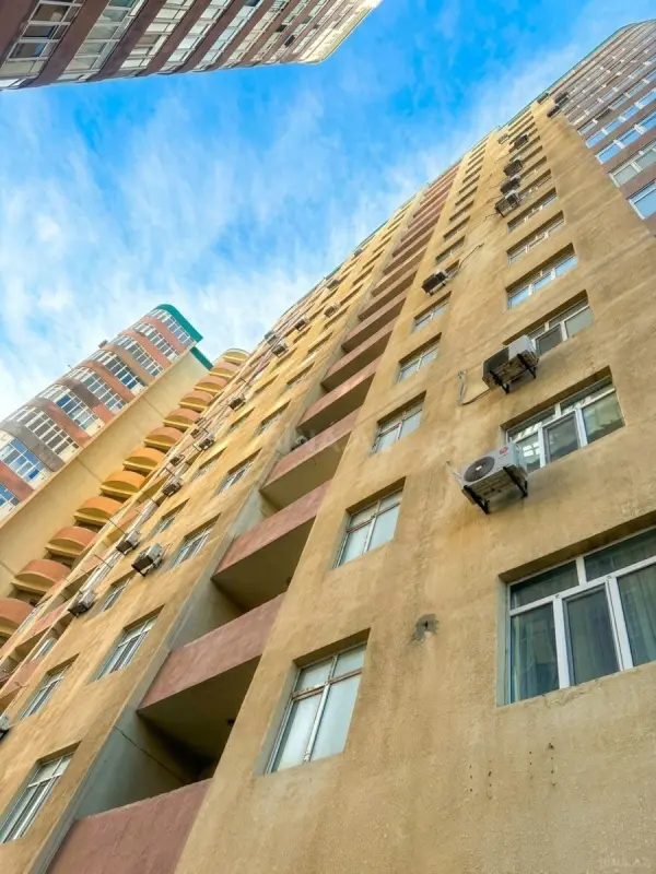 Satılır 2 otaqlı mənzil 103.7 m²
