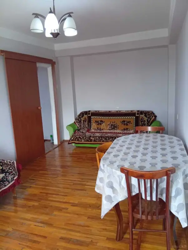 Kirayə verilir 2 otaqlı mənzil 45 m²