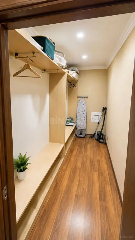 Satılır 3 otaqlı mənzil 122 m²