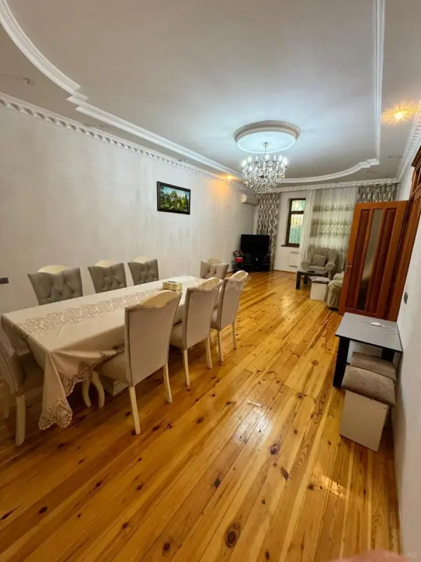 Satılır 7 otaqlı həyət evi 300 m²
