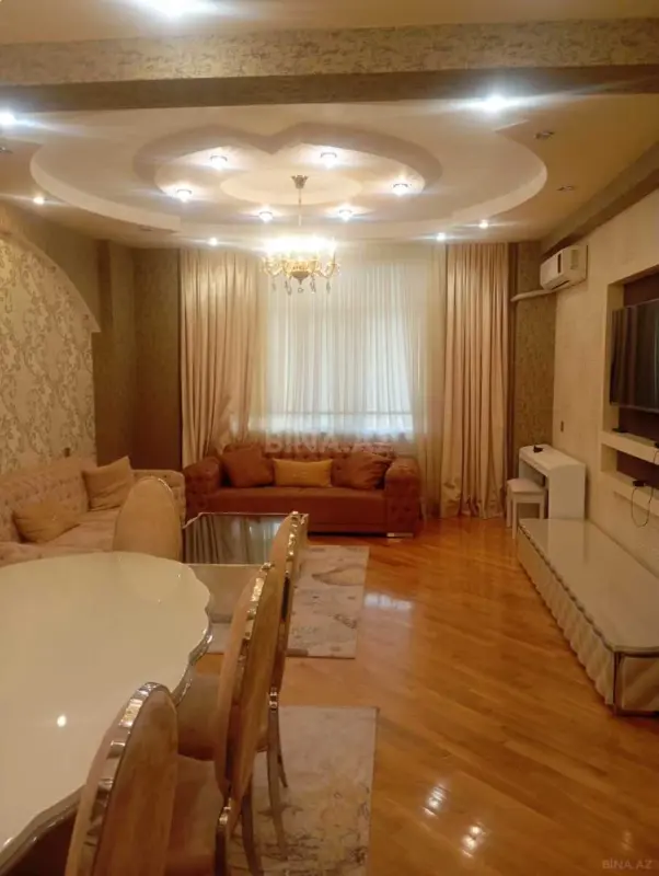 Satılır 3 otaqlı mənzil 148 m²
