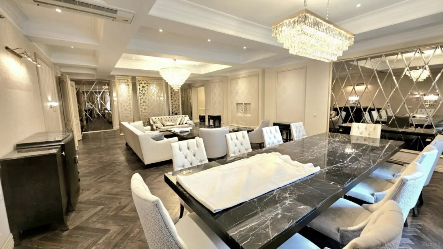 Satılır 3 otaqlı mənzil 200 m²