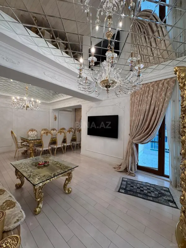 Satılır 4 otaqlı mənzil 181 m²