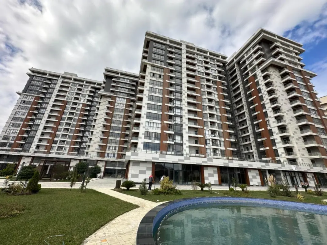 Satılır 3 otaqlı mənzil 129 m²