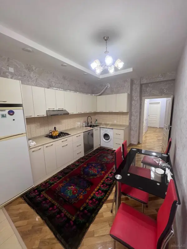 Kirayə verilir 2 otaqlı mənzil 100 m²