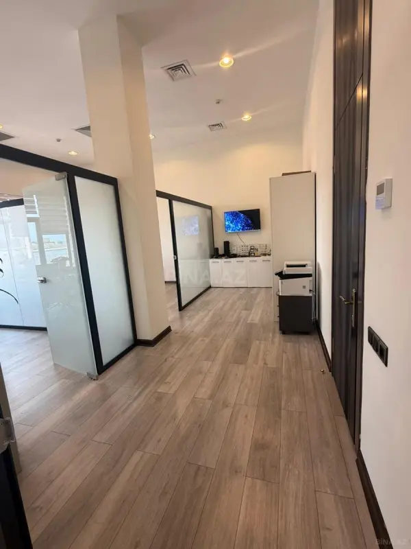 Kirayə verilir 3 otaqlı ofis 80 m²