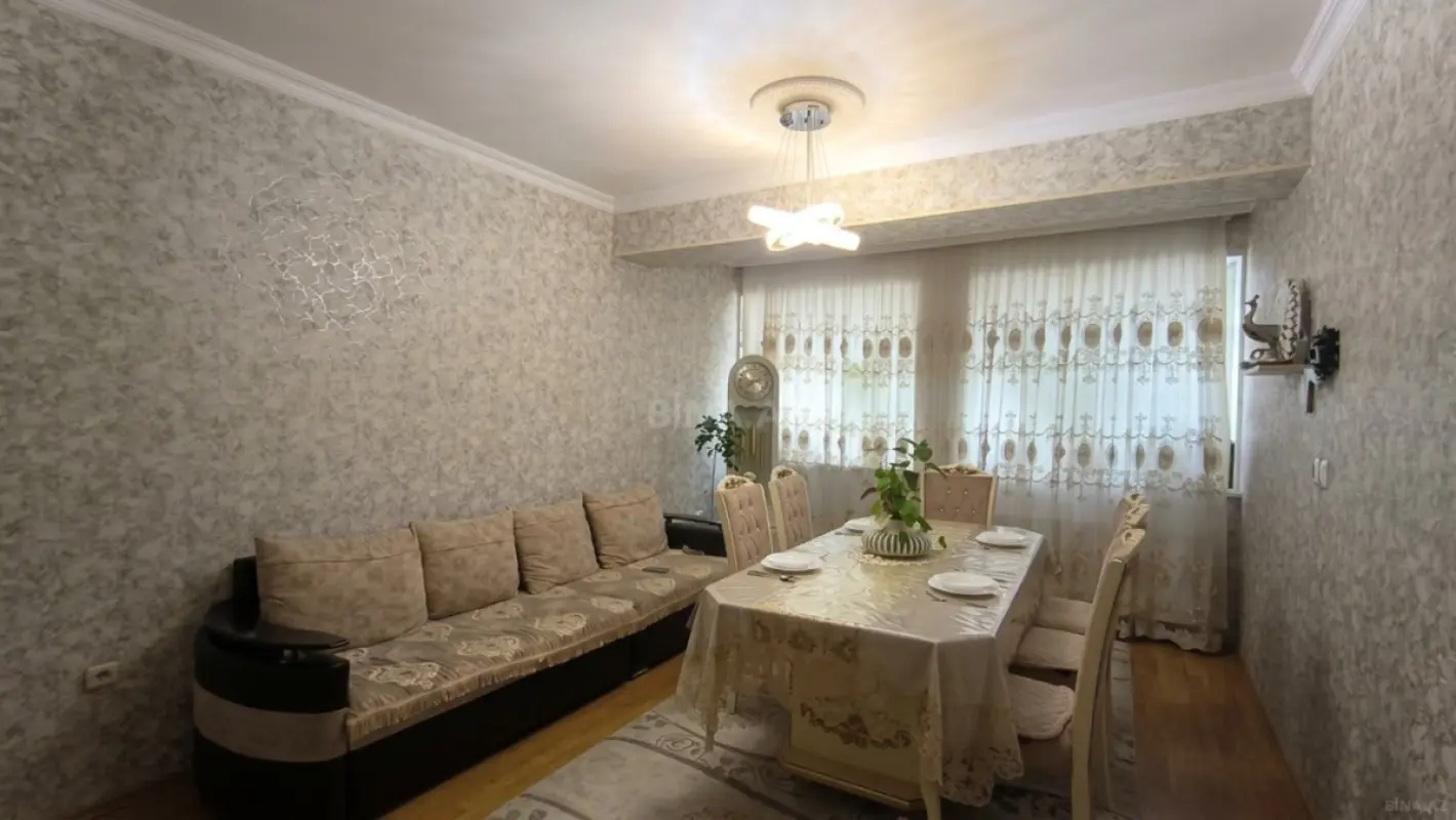 Satılır 2 otaqlı mənzil 86 m²
