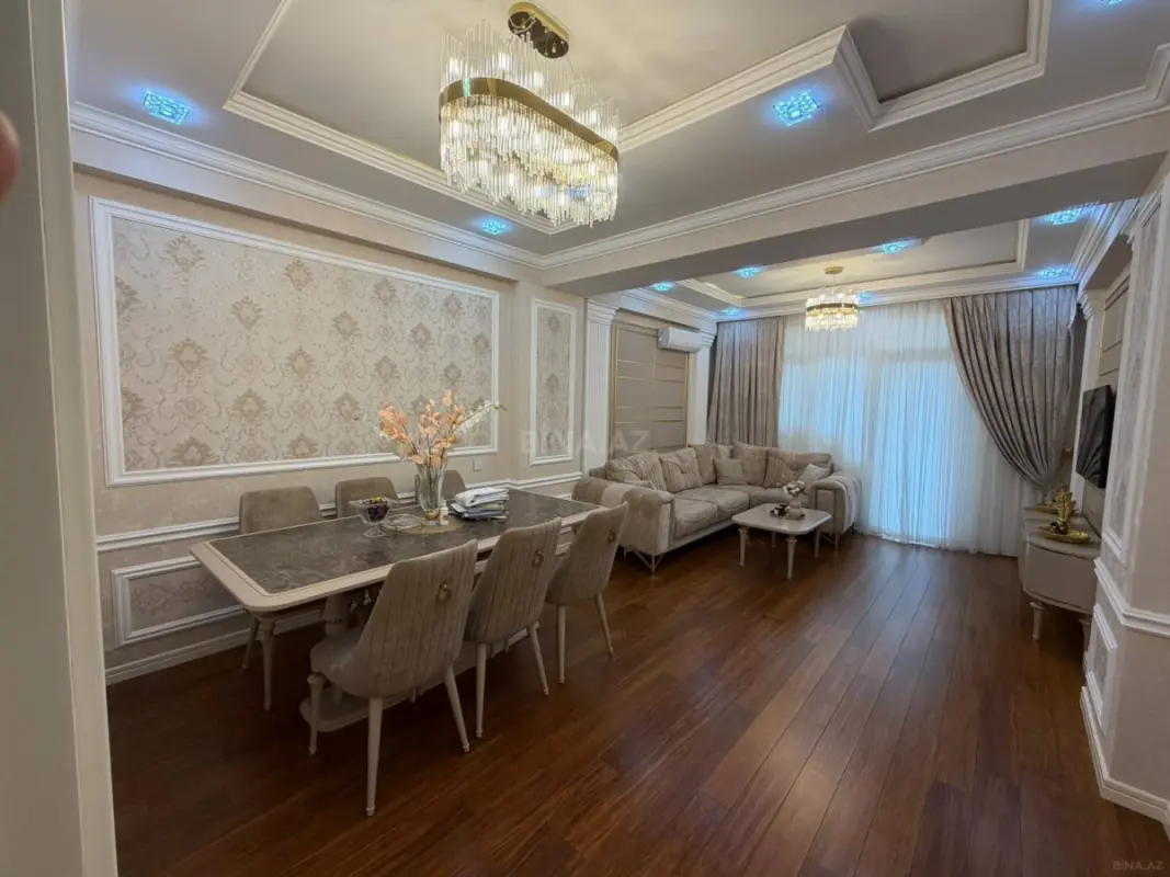 Satılır 3 otaqlı mənzil 122 m²