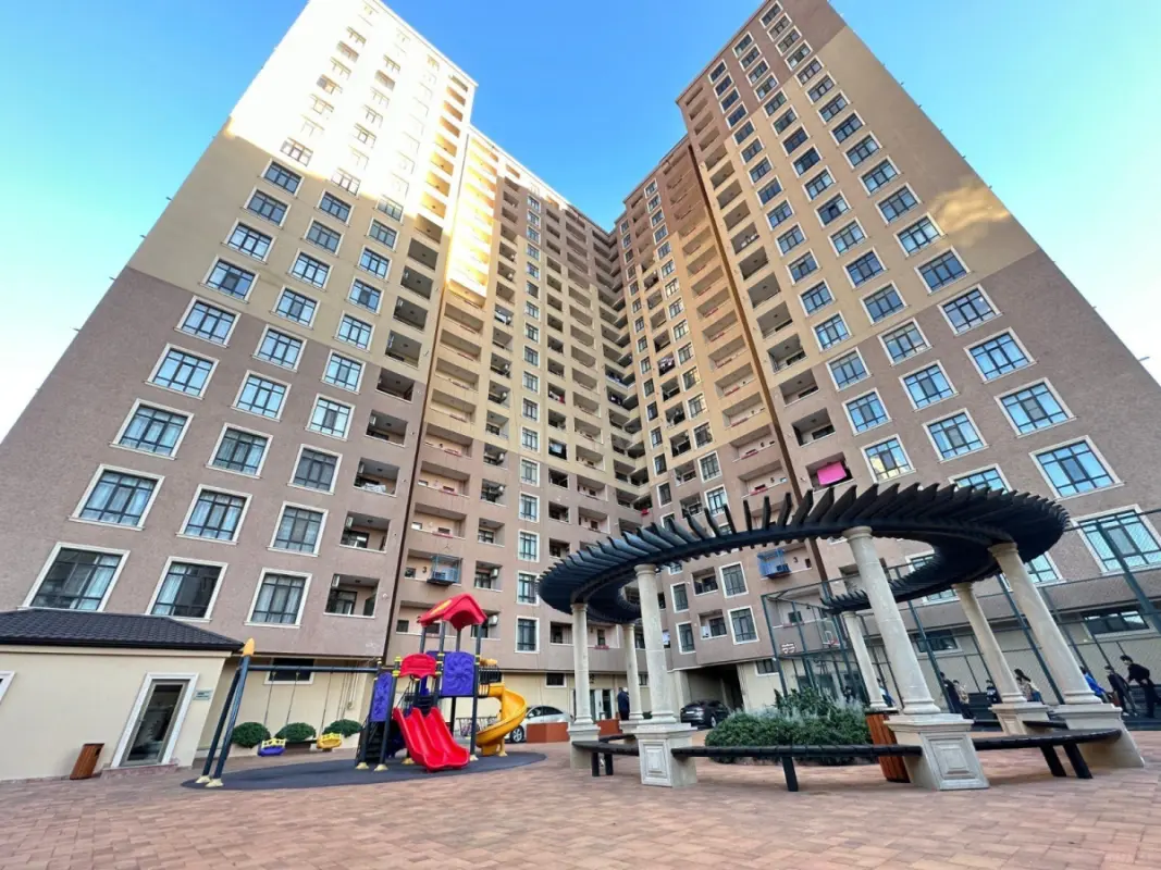 Kirayə verilir 2 otaqlı mənzil 68 m²