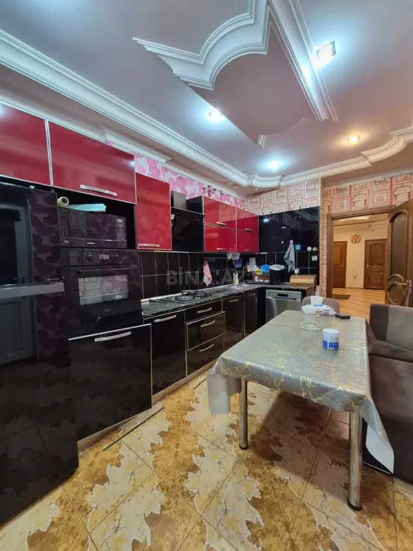 Satılır 3 otaqlı mənzil 125 m²