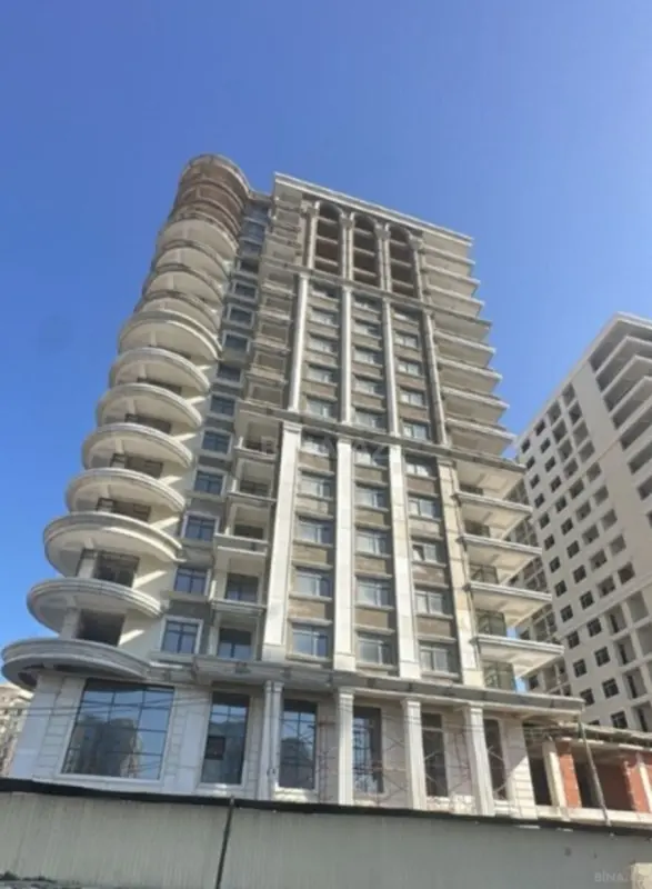 Satılır 3 otaqlı mənzil 110 m²