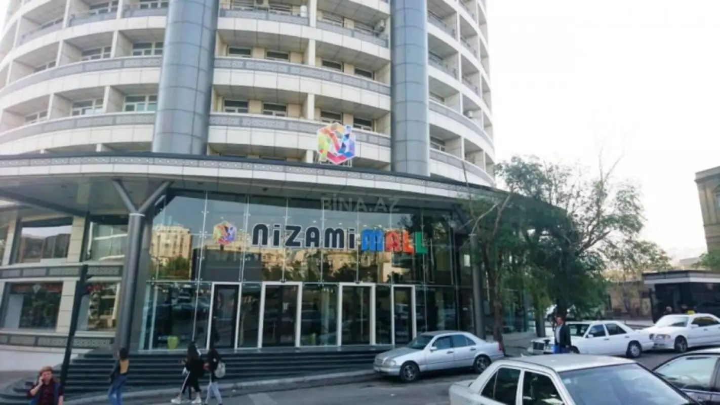 Kirayə verilir 3 otaqlı mənzil 234 m²