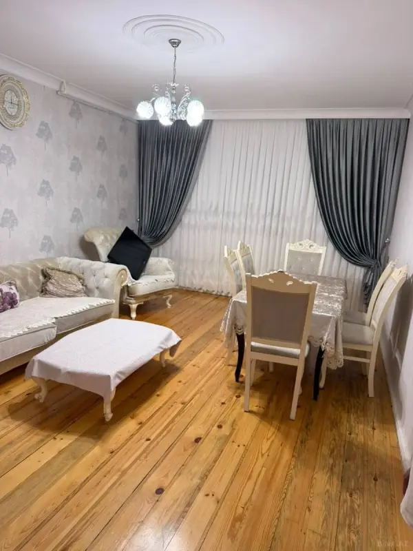 Satılır 4 otaqlı mənzil 110 m²