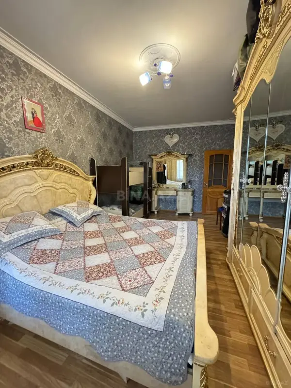 Satılır 4 otaqlı mənzil 90 m²