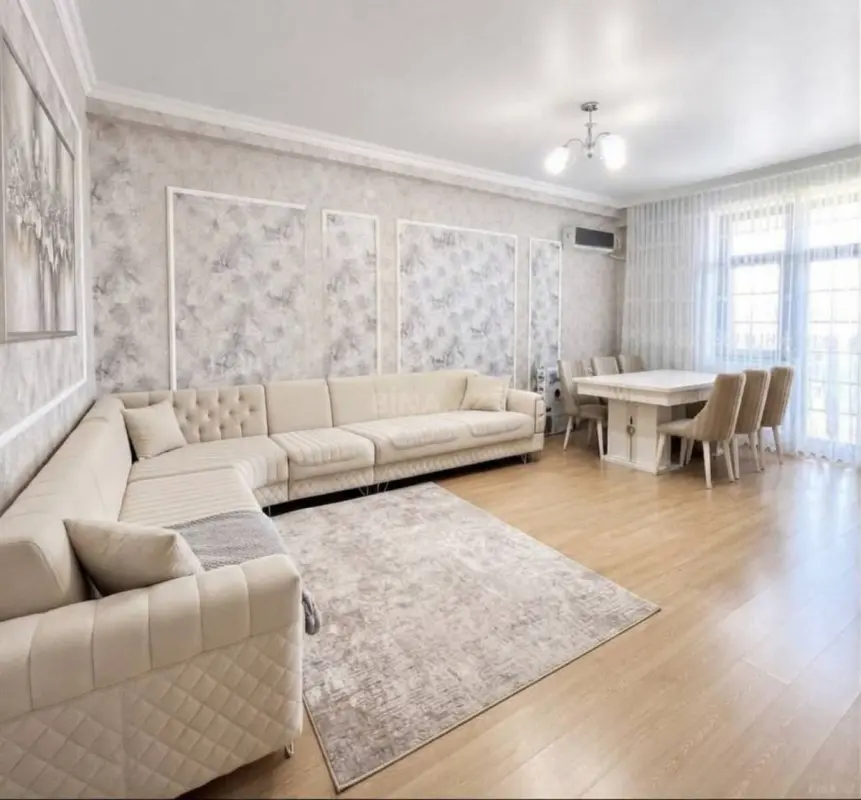 Kirayə verilir 2 otaqlı mənzil 67 m²