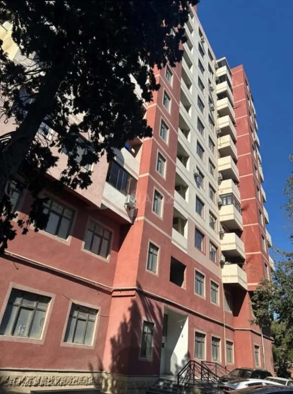 Satılır 3 otaqlı mənzil 106 m²