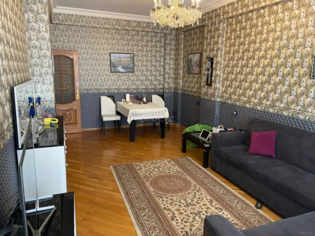 Satılır 3 otaqlı mənzil 130 m²