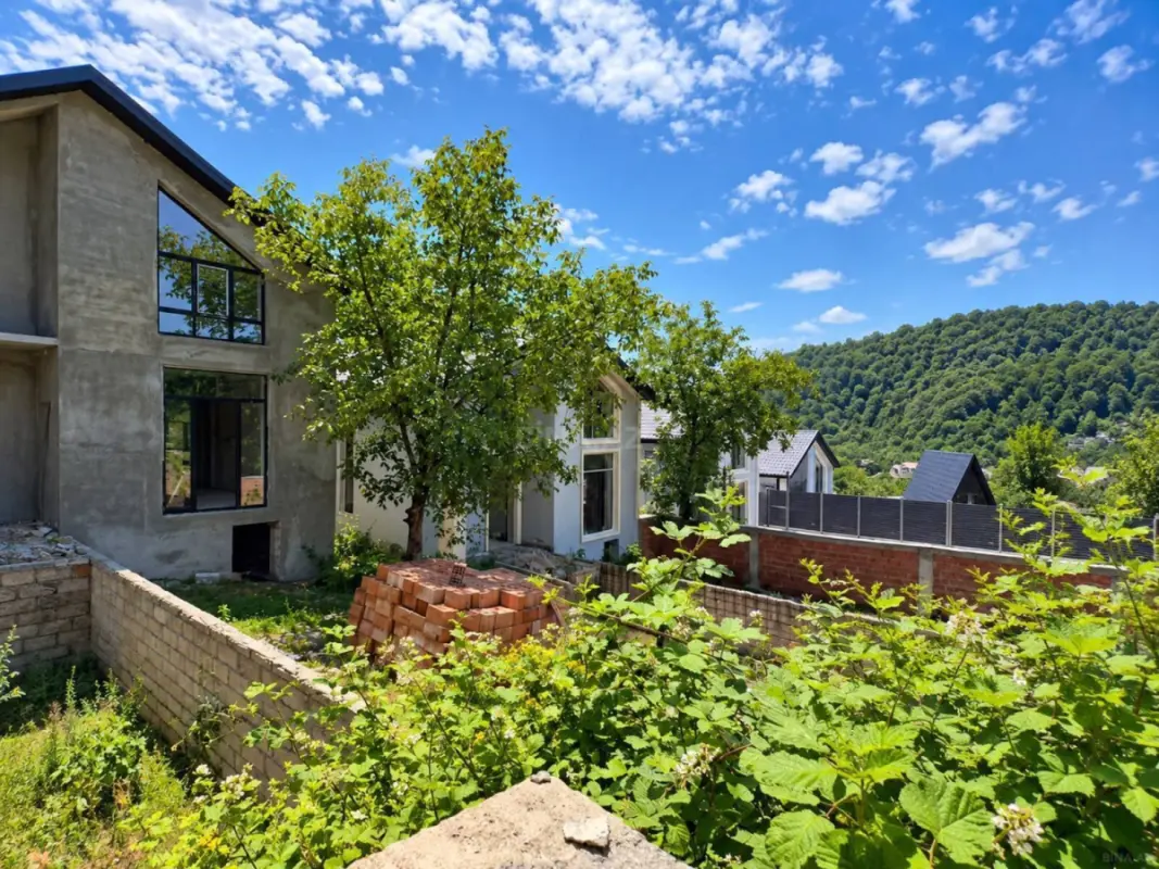 Satılır obyekt 444 m²