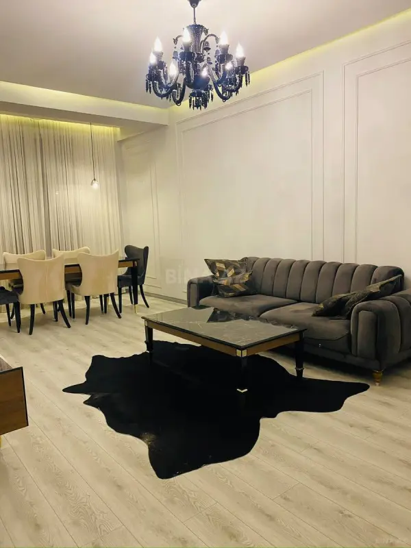 Satılır 3 otaqlı mənzil 132 m²