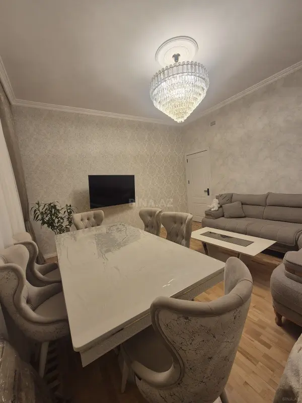 Satılır 2 otaqlı mənzil 83 m²