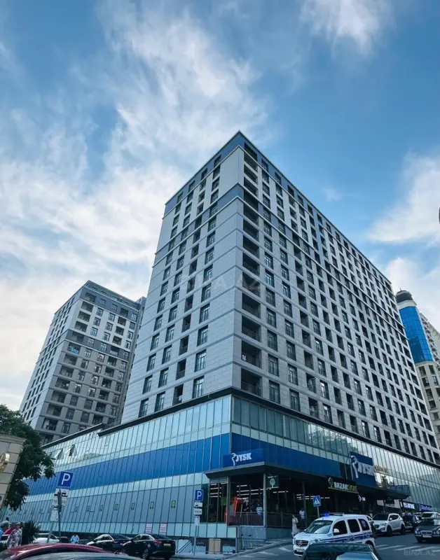 Satılır 3 otaqlı mənzil 146 m²