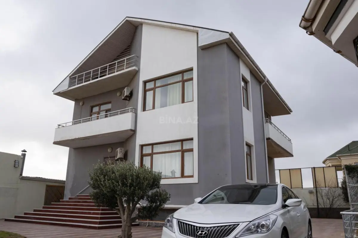 Kirayə verilir 6 otaqlı həyət evi 300 m²