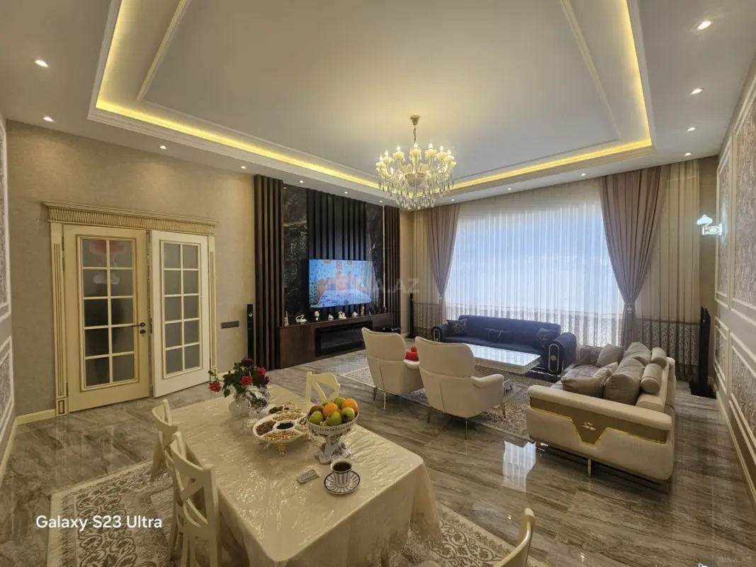 Satılır 5 otaqlı həyət evi 240 m²