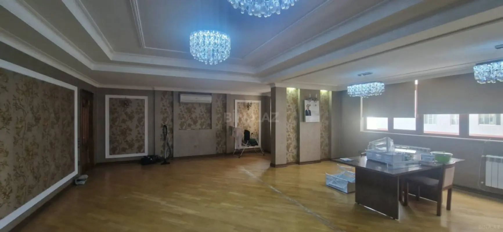 Satılır 3 otaqlı mənzil 220 m²