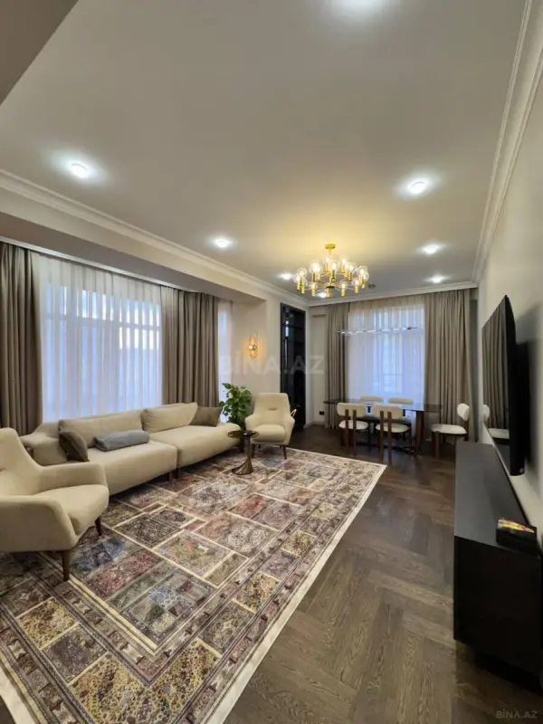Satılır 4 otaqlı mənzil 178 m²