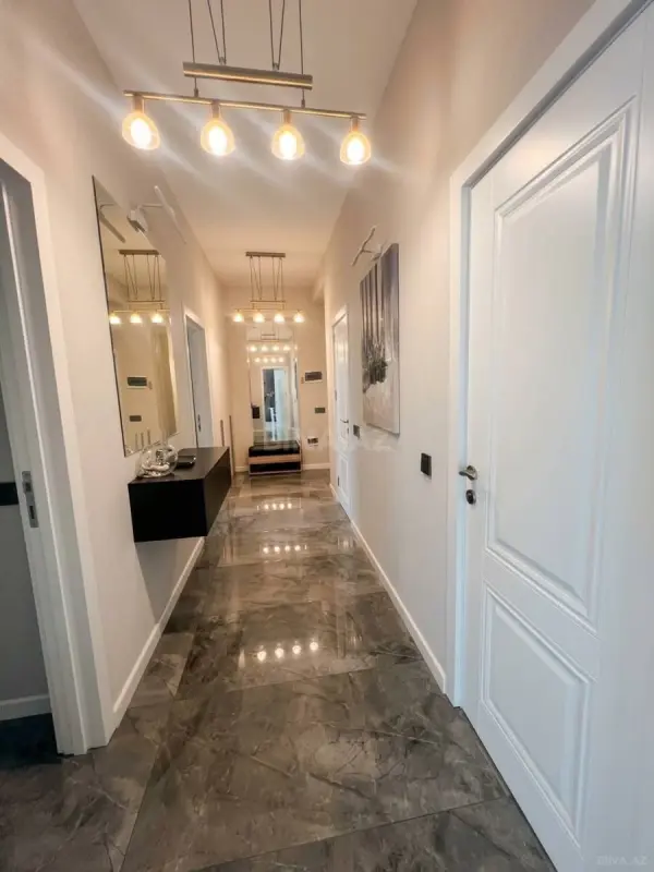 Kirayə verilir 2 otaqlı mənzil 90 m²