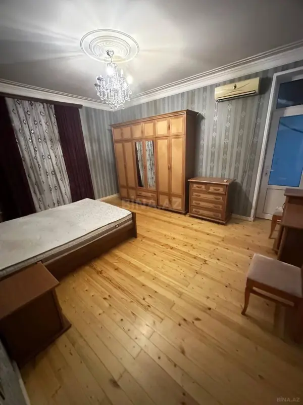 Satılır 3 otaqlı mənzil 120 m²
