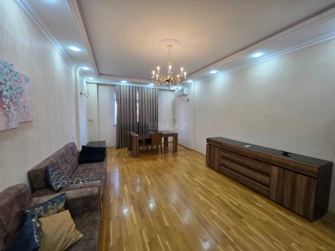 Kirayə verilir 3 otaqlı mənzil 130 m²