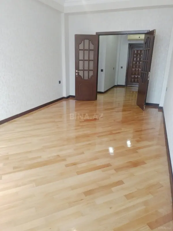 Satılır 2 otaqlı mənzil 82 m²