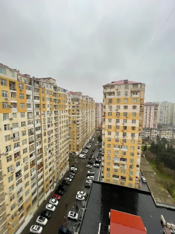 Satılır 2 otaqlı mənzil 88 m²