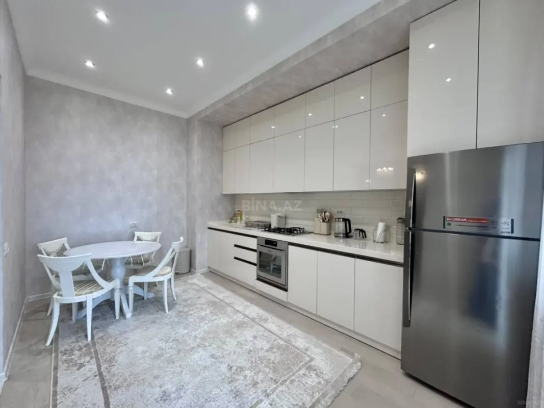 Kirayə verilir 3 otaqlı mənzil 115 m²