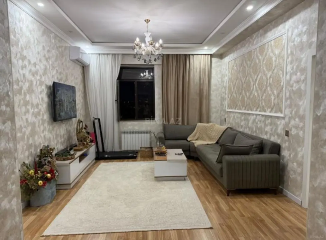 Kirayə verilir 2 otaqlı mənzil 115 m²
