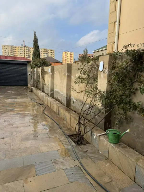 Satılır 5 otaqlı həyət evi 200 m²