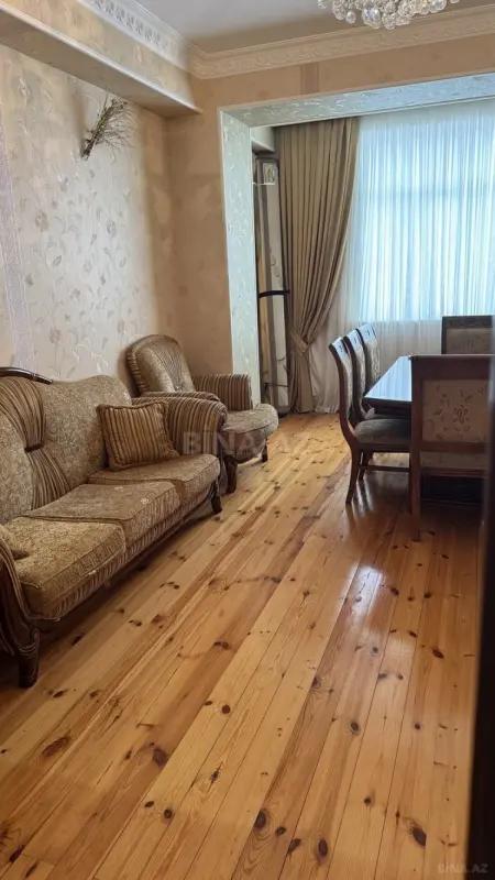 Kirayə verilir 3 otaqlı mənzil 114 m²