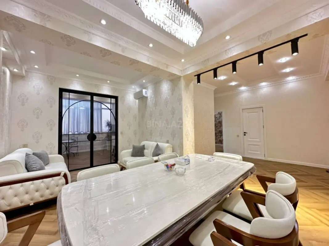Satılır 3 otaqlı mənzil 103 m²