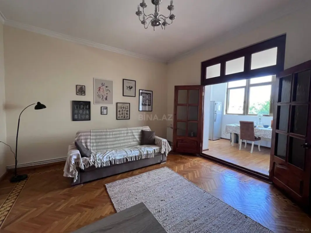 Kirayə verilir 2 otaqlı mənzil 70 m²