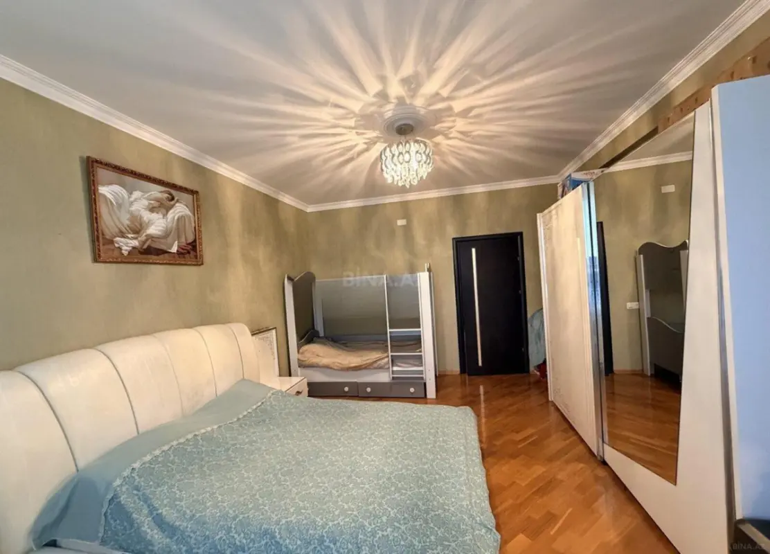 Satılır 2 otaqlı mənzil 110 m²