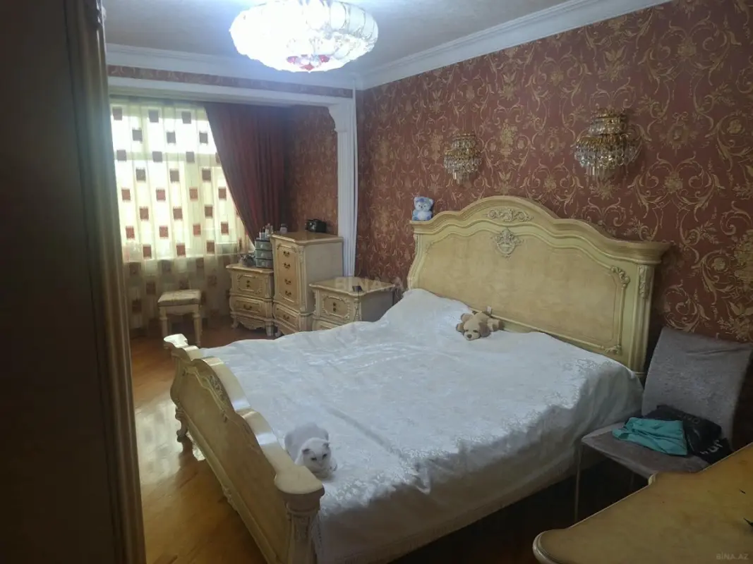 Satılır 5 otaqlı mənzil 100 m²