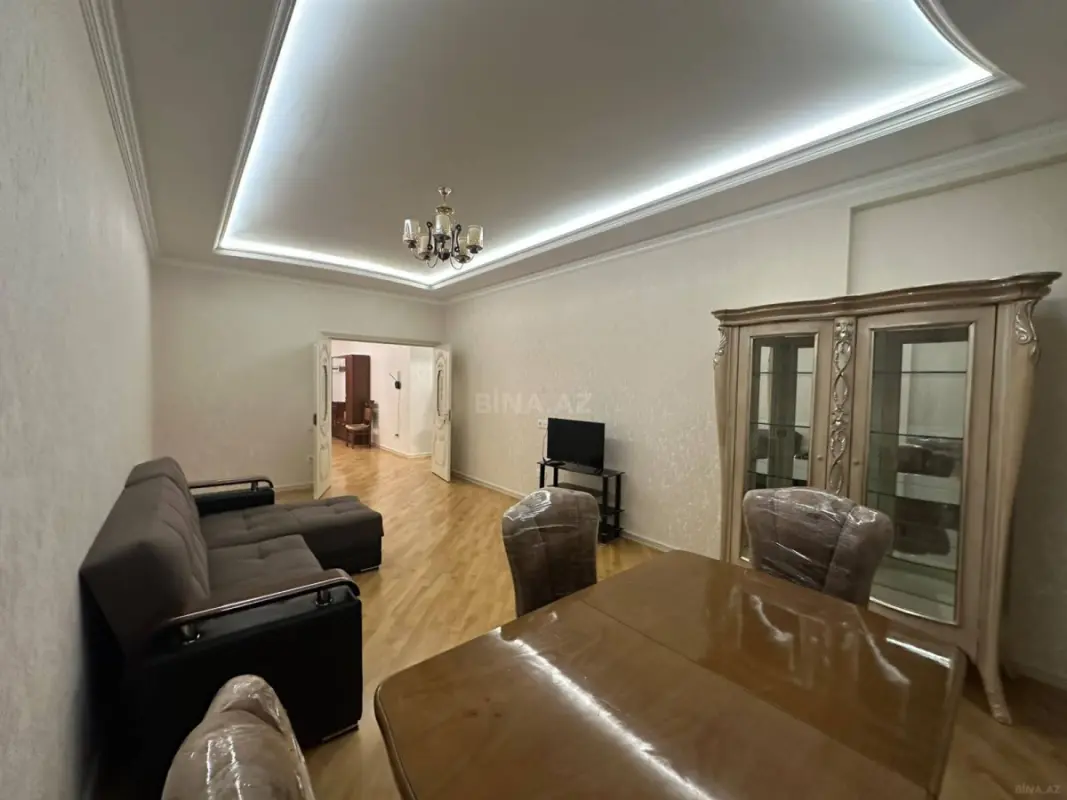Kirayə verilir 3 otaqlı mənzil 130 m²