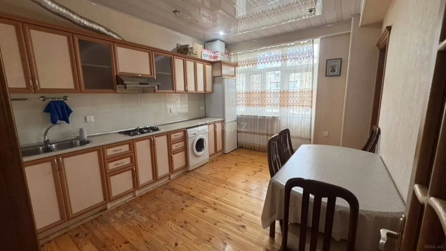 Kirayə verilir 2 otaqlı mənzil 110 m²