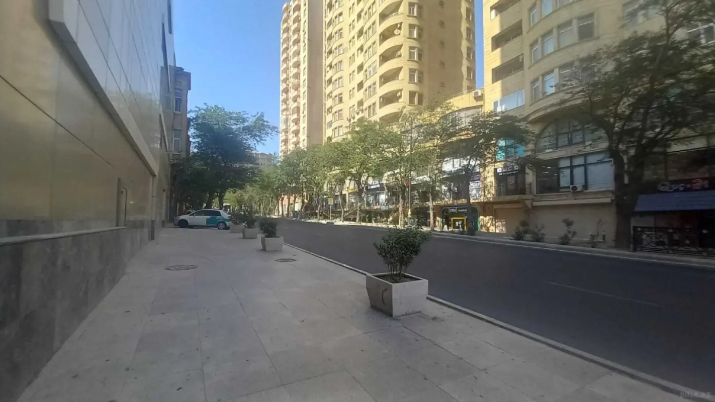 Satılır 3 otaqlı mənzil 140 m²