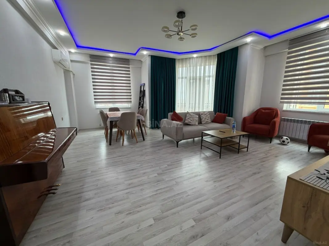 Satılır 2 otaqlı mənzil 92 m²