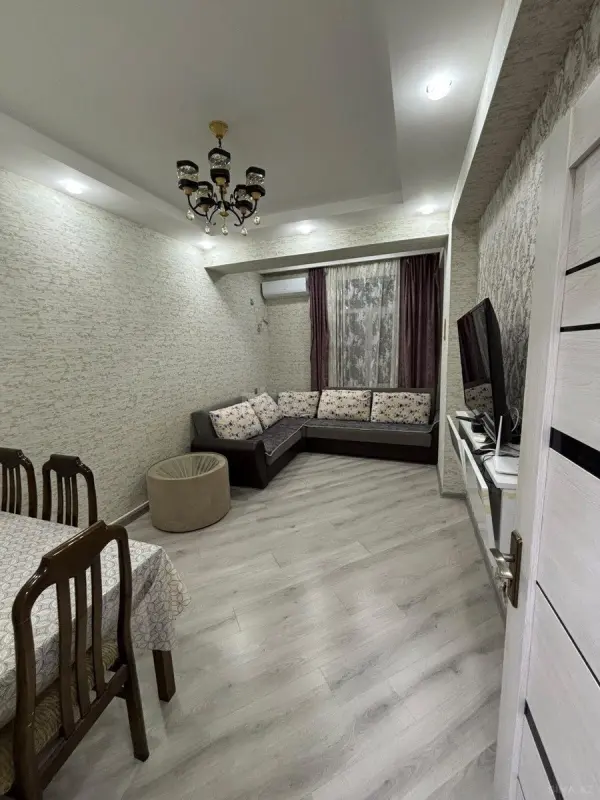 Satılır 2 otaqlı mənzil 52 m²