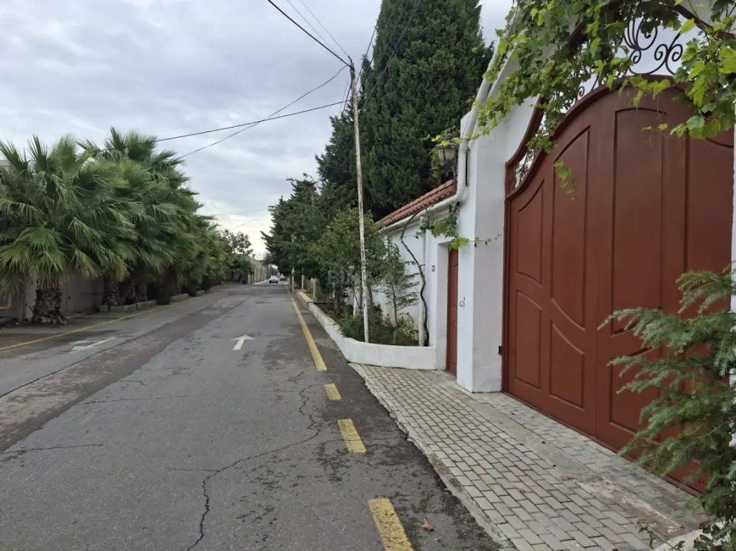 Satılır 5 otaqlı həyət evi 500 m²